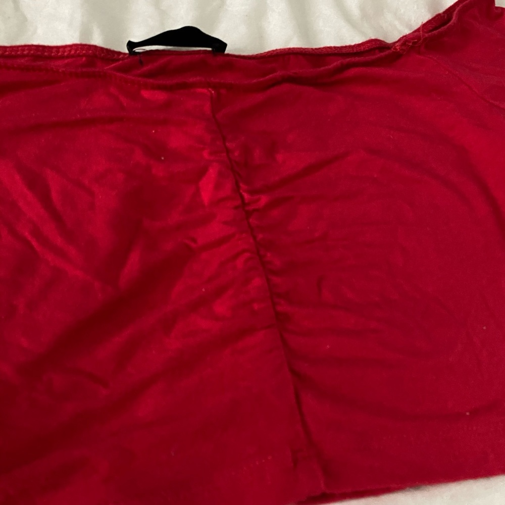 Cropped Red Long-Sleeve Top - Picture 3 of 3